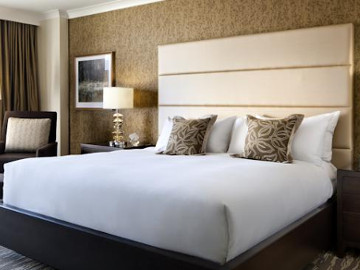 The Fairmont Waterfront Hotel Rooms